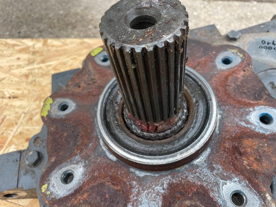 Claas Jaguar Orbis 750 Winkelgetriebe große Scheibe linksdrehend – Bild 2