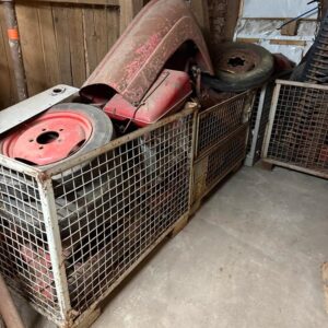 6x Gitterboxen voll mit Porsche Diesel Traktor Ersatzteilen