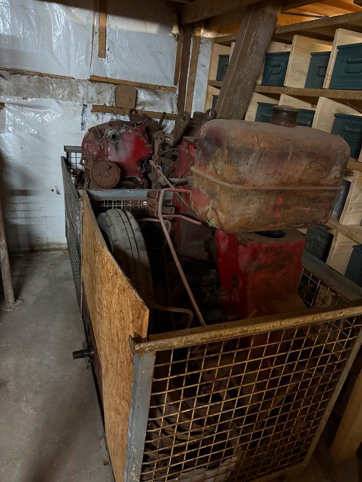 6x Gitterboxen voll mit Porsche Diesel Traktor Ersatzteilen – Bild 3